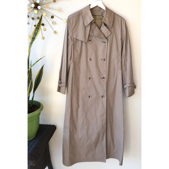 London Fog Jackets & Blazers - 🎆 VIntage 80’s London Fog tan Trench coat size 18